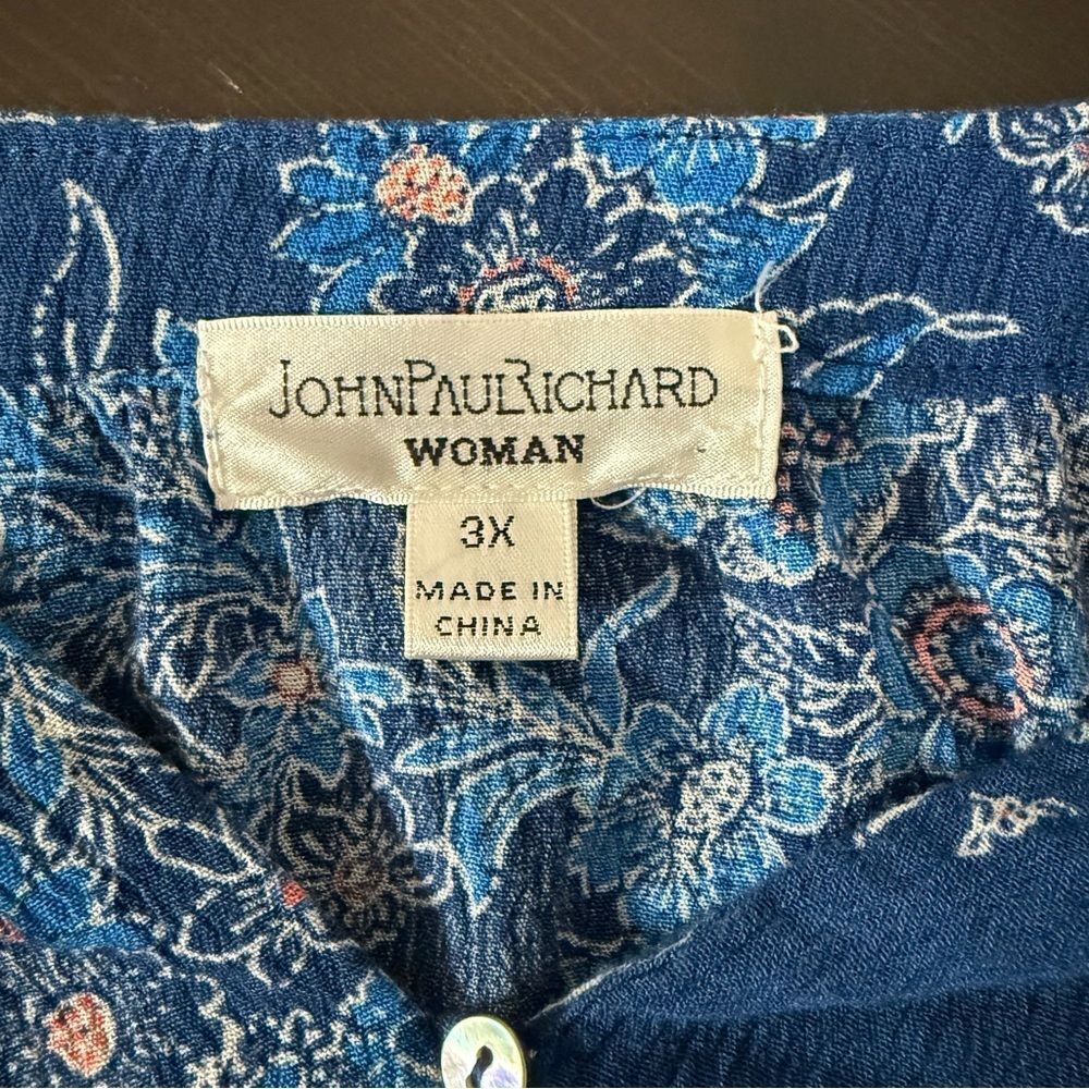 John Paul Richard Top Womens Plus Sz 3X Blue Floral Bell Sleeve V Neck Romantic - Picture 7 of 10